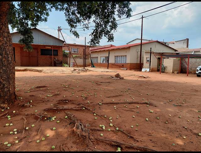 2,430M² RETAIL FOR SALE IN MOKOPANE CENTRAL